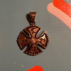 Hyo silver cross pendant